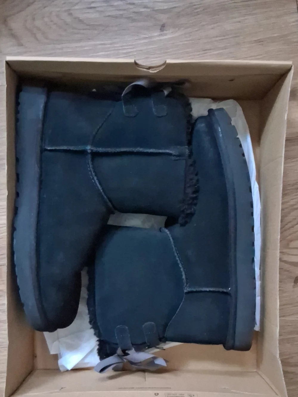 UGG Women's Black Suede Bow-Back Short Winter Boots